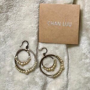 ✨ Chan Luu Pearl Double Hoop Earrings – Hammered Silver & Cultured Pearls